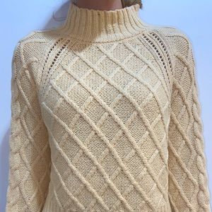 American Eagle Yellow Sweater Size M